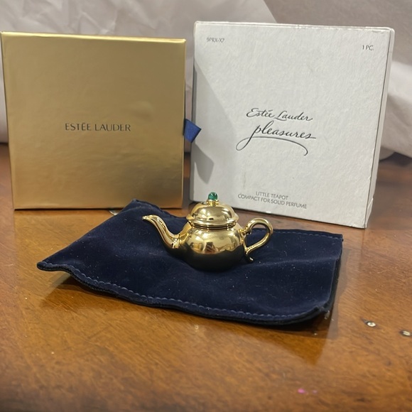 FULL Estee Lauder PLEASURES "GOLD LITTLE TEAPOT" Solid Perfume Compact - Picture 2 of 4